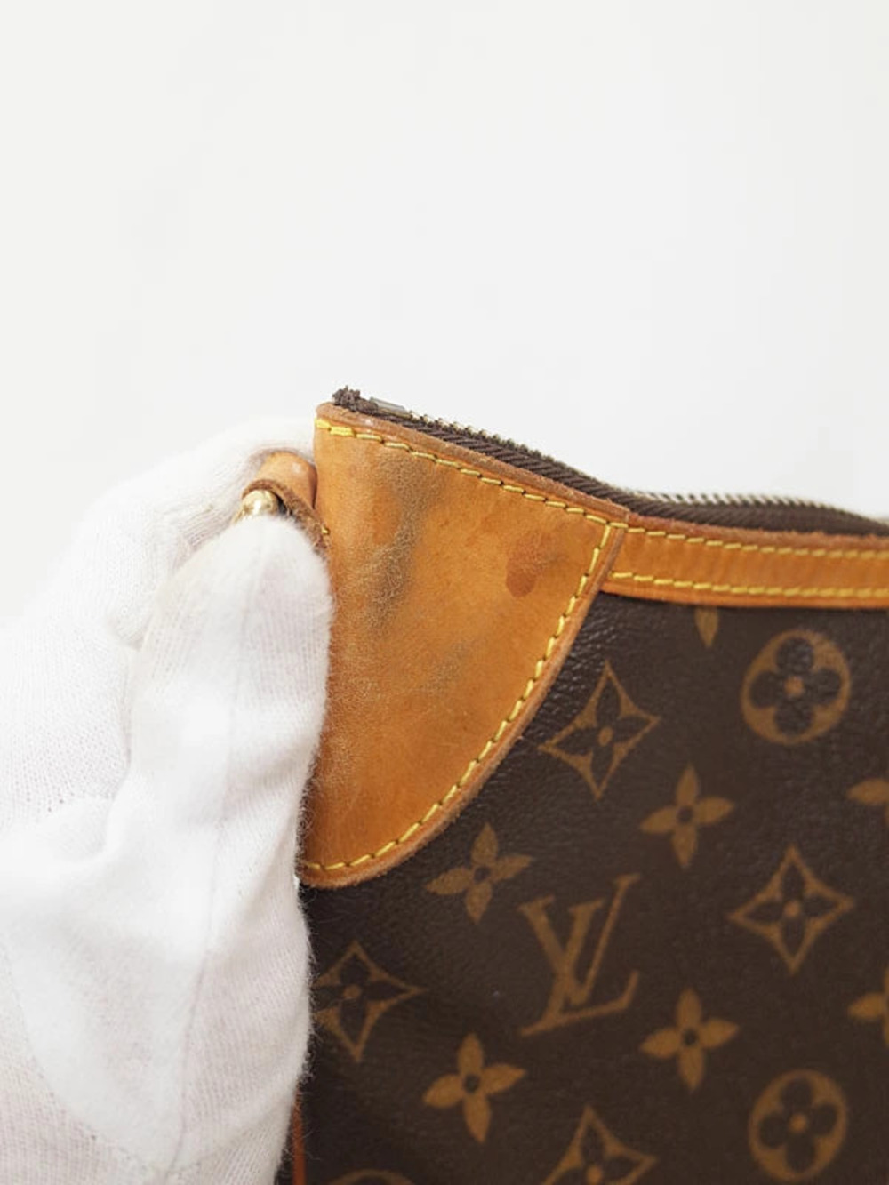 Louis Vuitton Monogram Odeon Shoulder Bag - Picture 6 of 9
